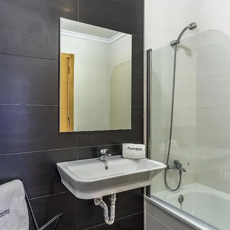 Flh Real Santo Antonio Flat With Pool Appartement *